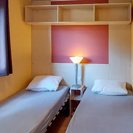 Kemp Cozy Stacaravan In Saint-Paul-lès-Dax