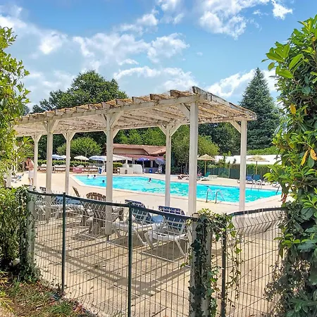 Cozy Stacaravan In Saint-Paul-lès-Dax