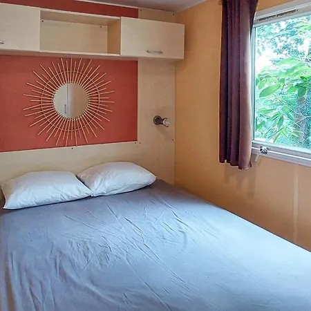 Cozy Stacaravan In Campsite 3*