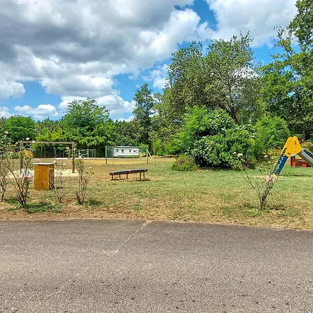 Cozy Stacaravan In 3* Saint-Paul-lès-Dax