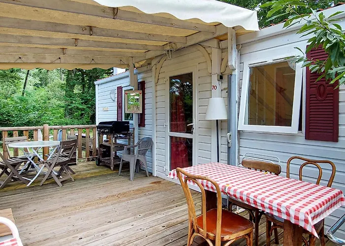 Cozy Stacaravan In Parque de Campismo