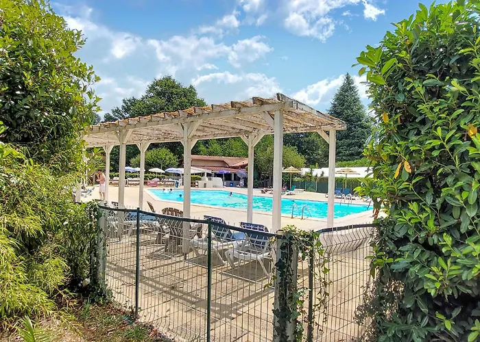 Cozy Stacaravan In Saint-Paul-lès-Dax