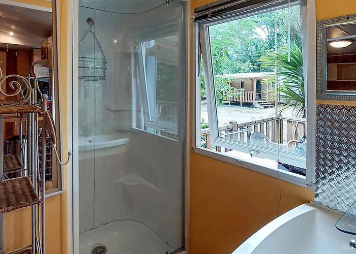 Cozy Stacaravan In Parque de Campismo