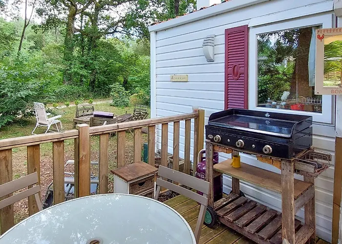 Cozy Stacaravan In Parque de Campismo Saint-Paul-lès-Dax